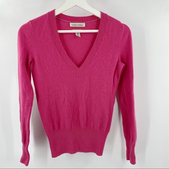 Pink Banana Republic V-Neck Cashmere Sweater - Picture 1 of 3